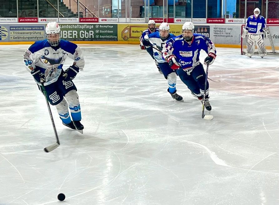 Young Blue Devils: U 20 feiert beim EV Ravensburg zwei wichtige Siege