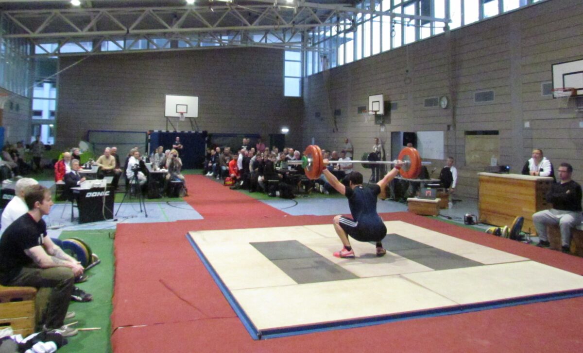 Gewichtheber des 1. AC Weiden in der Außenseiterrolle