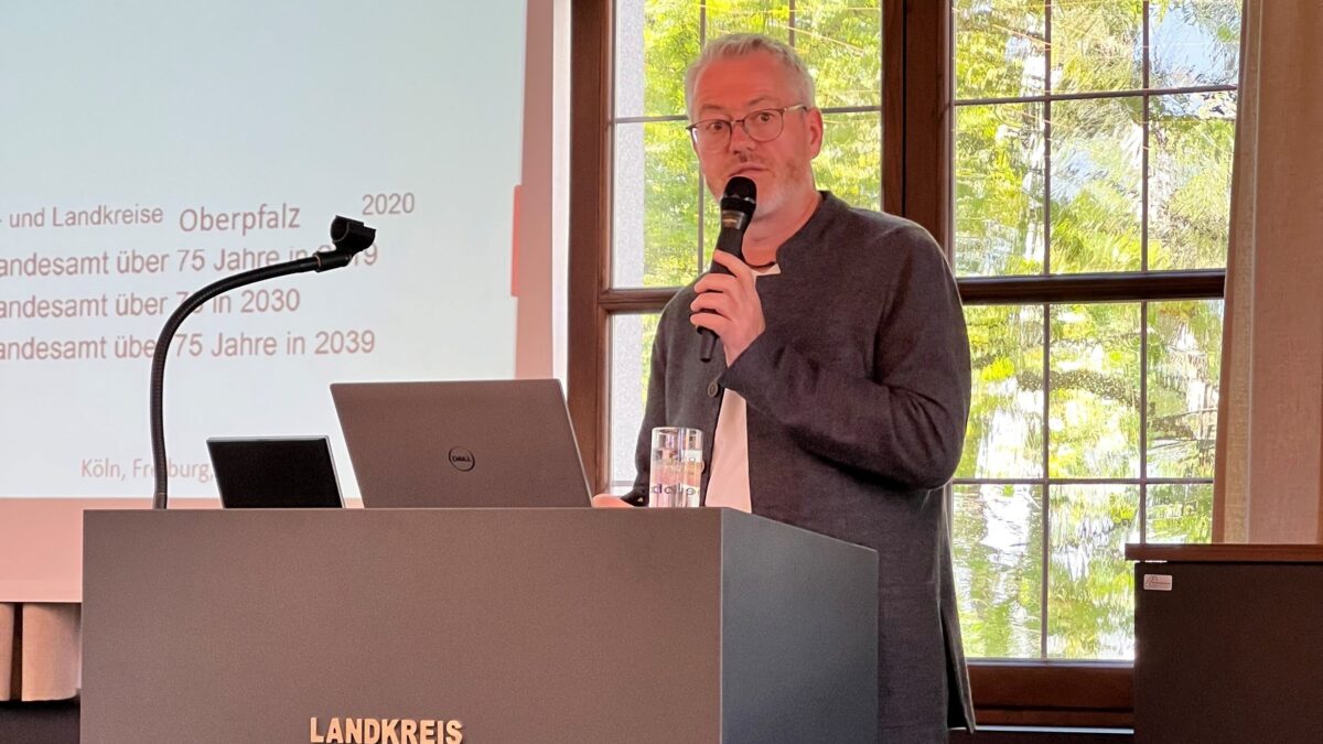 Wirtschaftlichkeit, Personalmangel und Demografie – die Entwicklung der Pflege