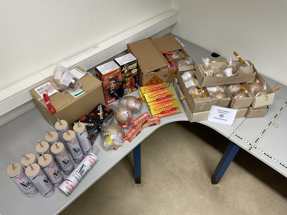 Niederländer decken sich in Tschechien mit Feuerwerk ein