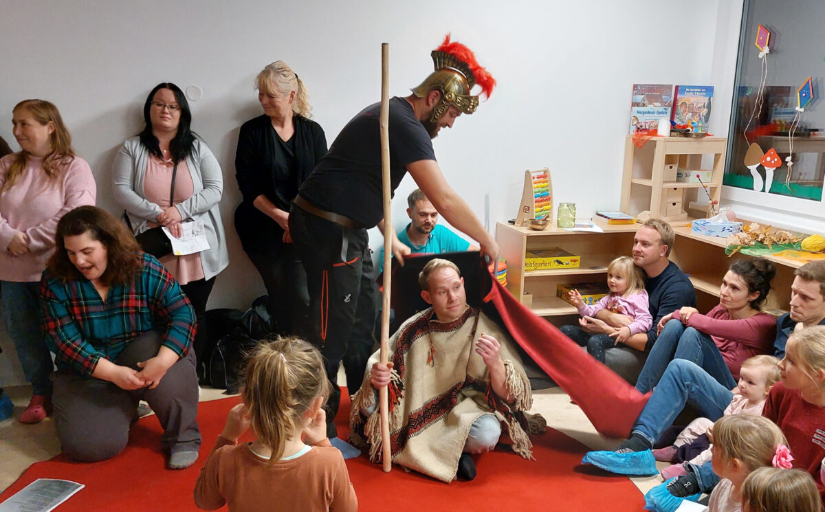 Fröhliche Lichterkinder begrüßten St. Martin
