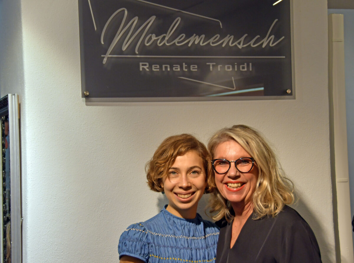 Modenschau zum Adventsbeginn Foto: Martin Stangl