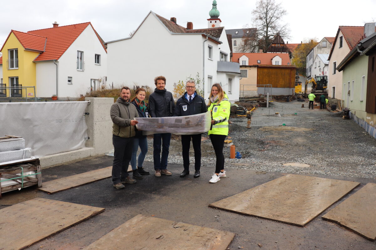 Die Brücke über den Mühlbach ist fertiggestellt