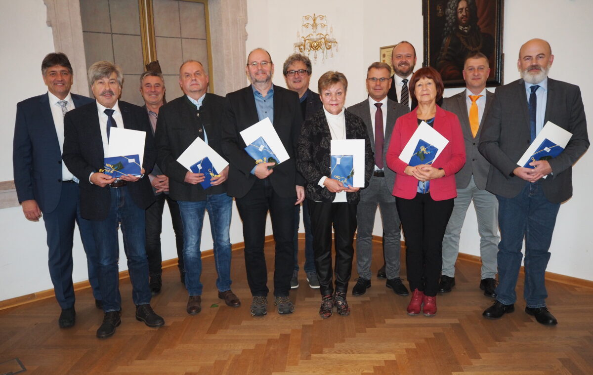 Dankurkunden für politisches Engagement