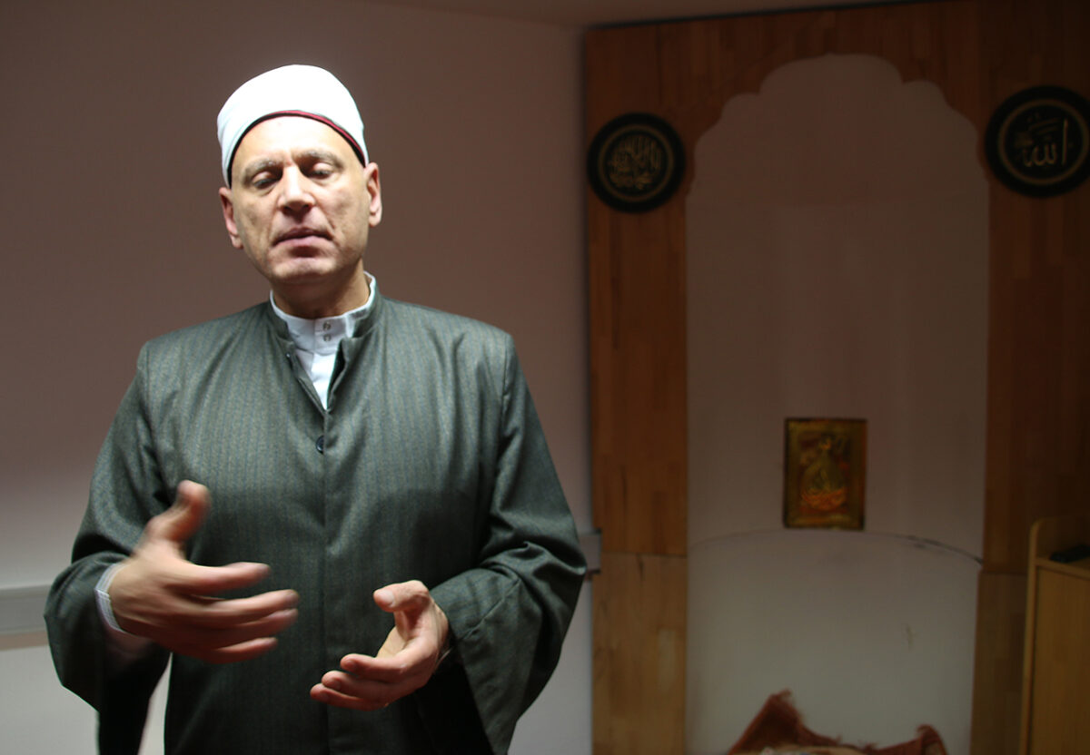 Weidens Imam als Aufklärer: Prediger, Seelsorger und Sozialarbeiter in einer Person