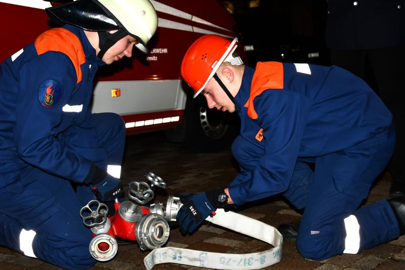Jugendfeuerwehr glänzt beim Wissenstest