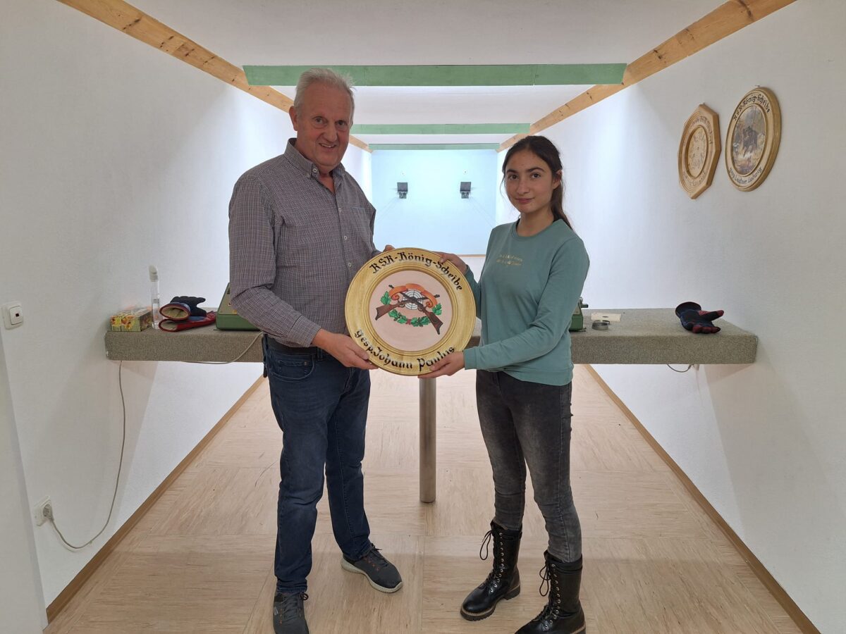 Sophie Hofen (13) ist Schützenkönigin der Krieger- und Soldatenkameradschaft