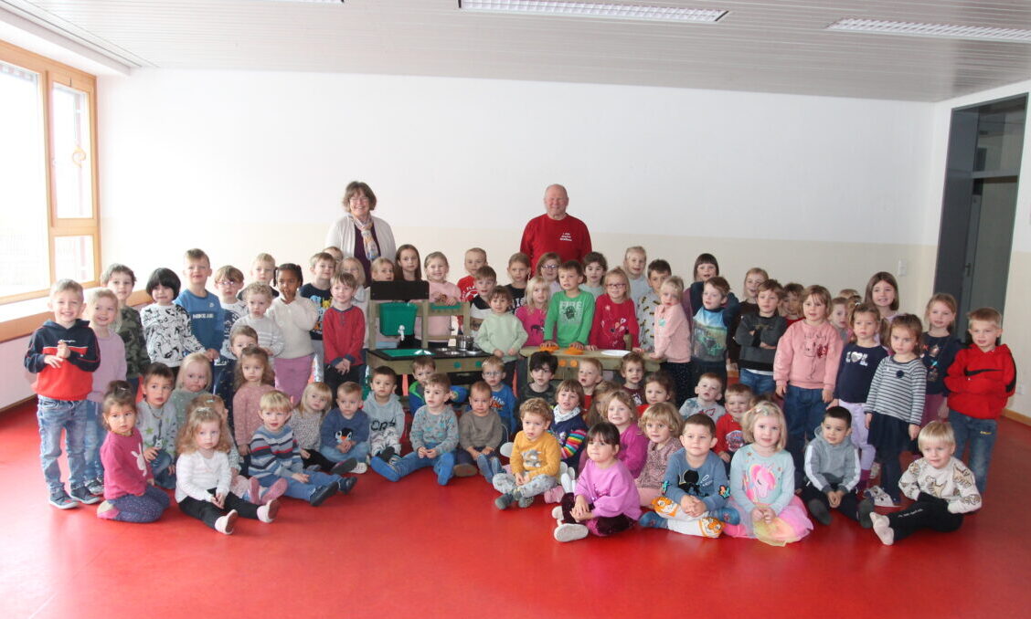 Spende an die Kindertagesstätte Waidhaus