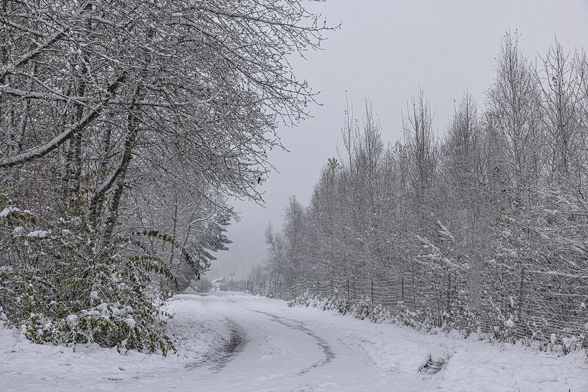 Wintereinbruch sorgt für zwei Unfälle bei Burglengenfeld