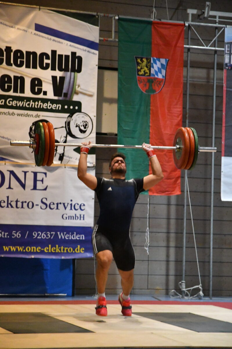 Ersatzgeschwächte Schwerathleten verpassen mögliches Unentschieden