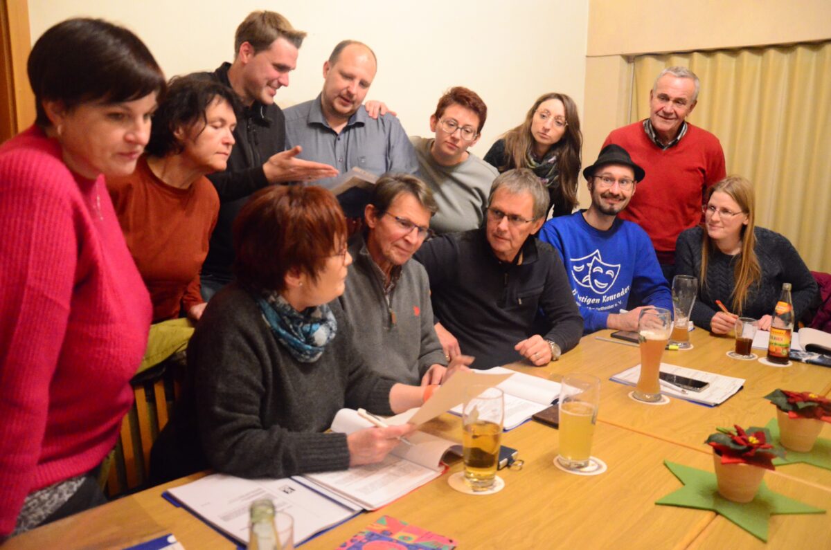 "Noch eine Leiche für Lily": D'lustigen  Kondrauer ermitteln mit Alt-Oberbürgermeister Kurt Seggewiß