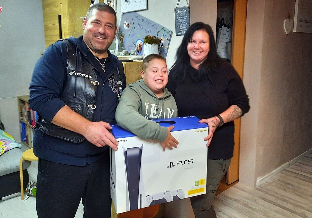 Motorradfreunde Steinfels erfüllen Wunsch eines kranken Jungen