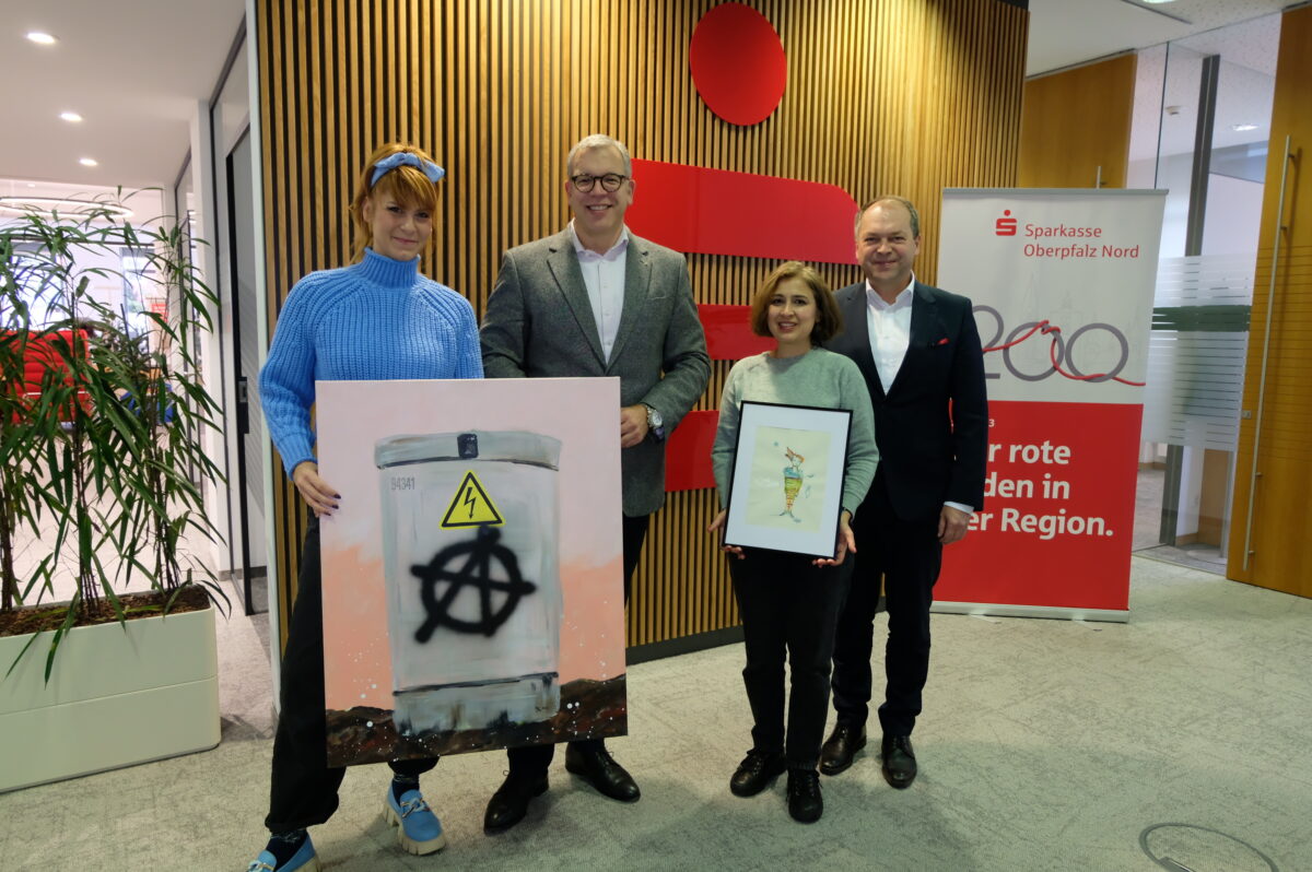 OKV präsentiert zwei interessante Künstlerinnen in der Sparkasse