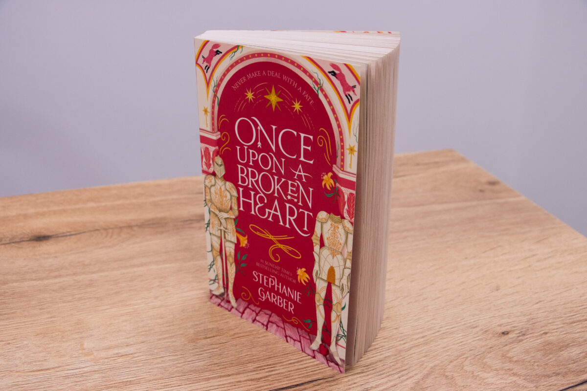 Schmökern unterm Christbaum: Once Upon A Broken Heart