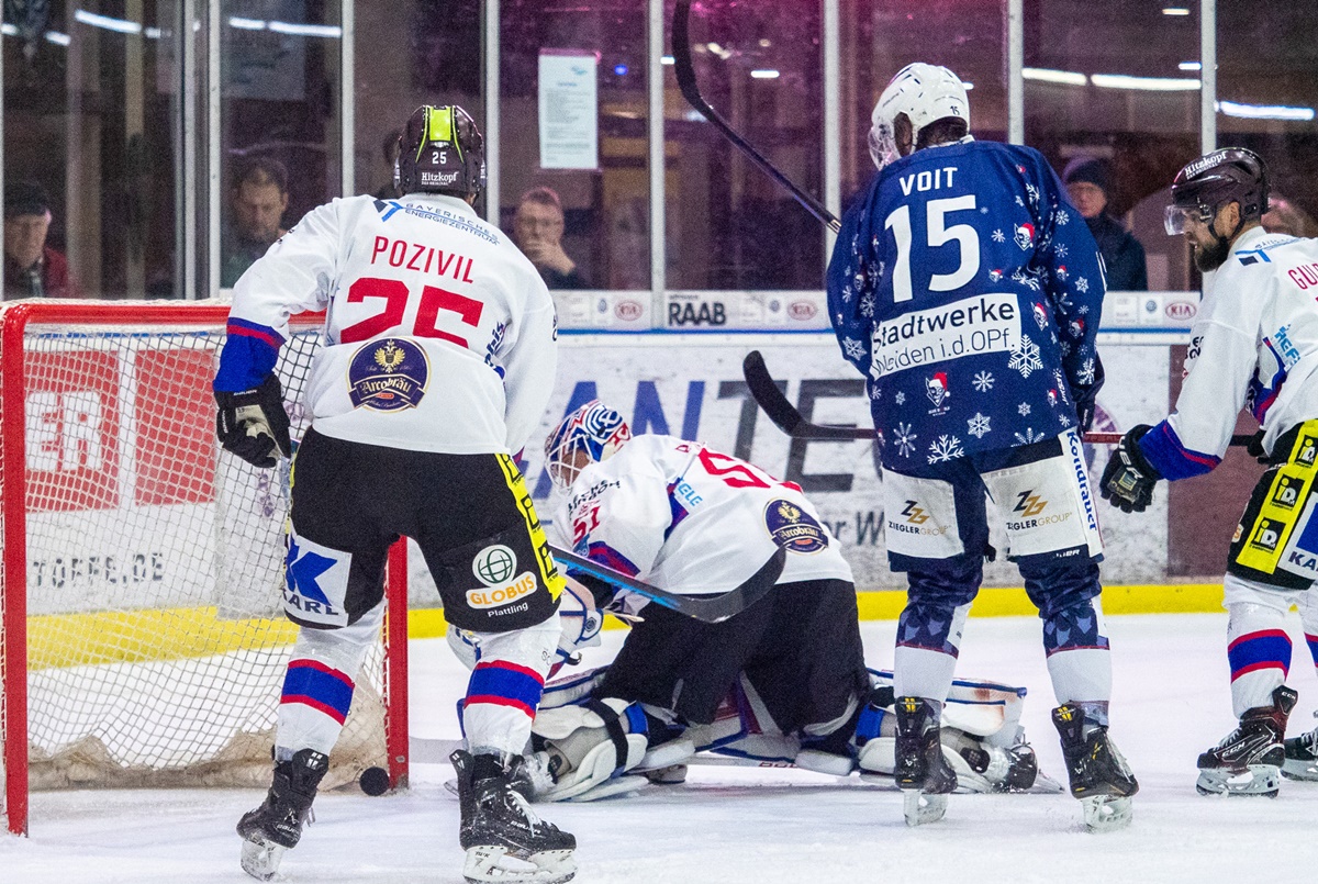 Die Blue Devils Weiden holen sich die Punkte im Spitzenspiel
