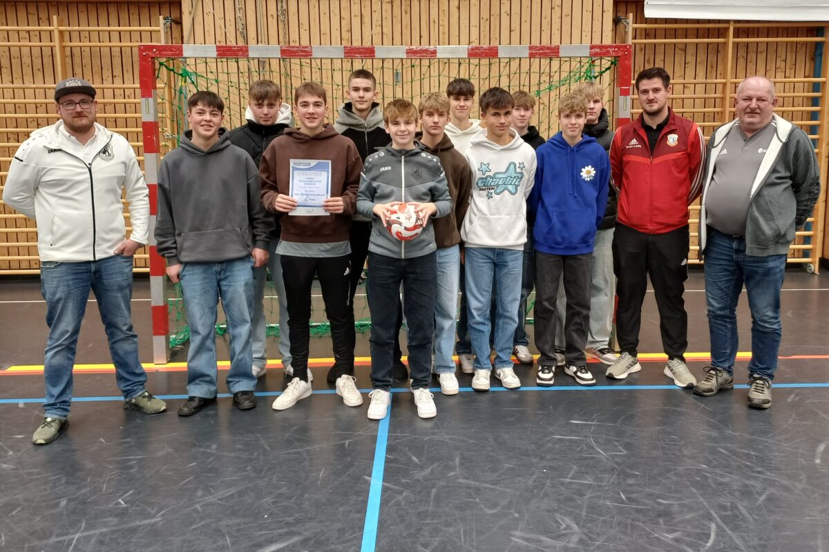 U 17 der SG Vohenstrauß freut sich über den Kreismeistertitel