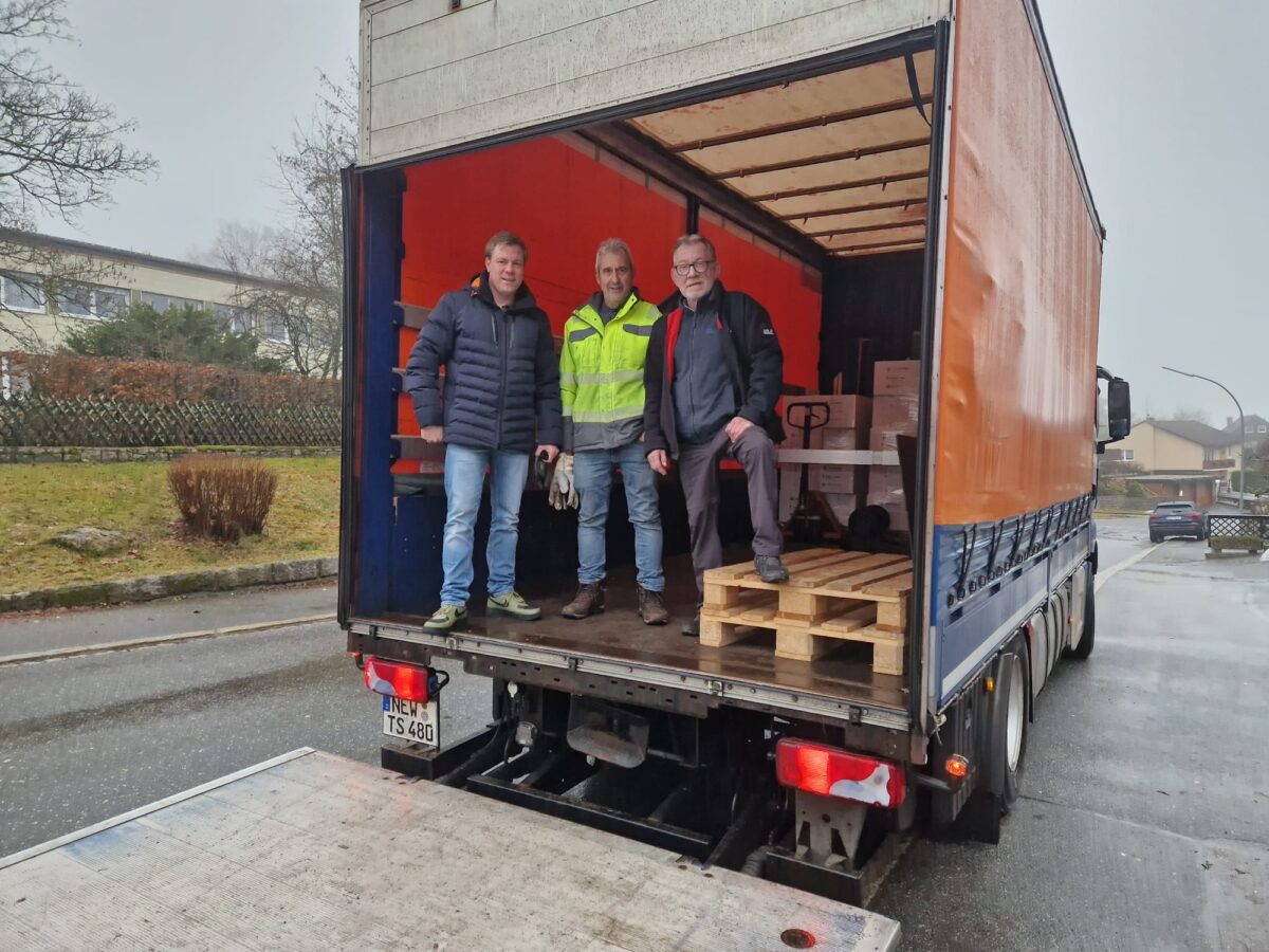 „Packende Hilfe“: Verpackung Roper unterstützt die Weihnachtstrucker