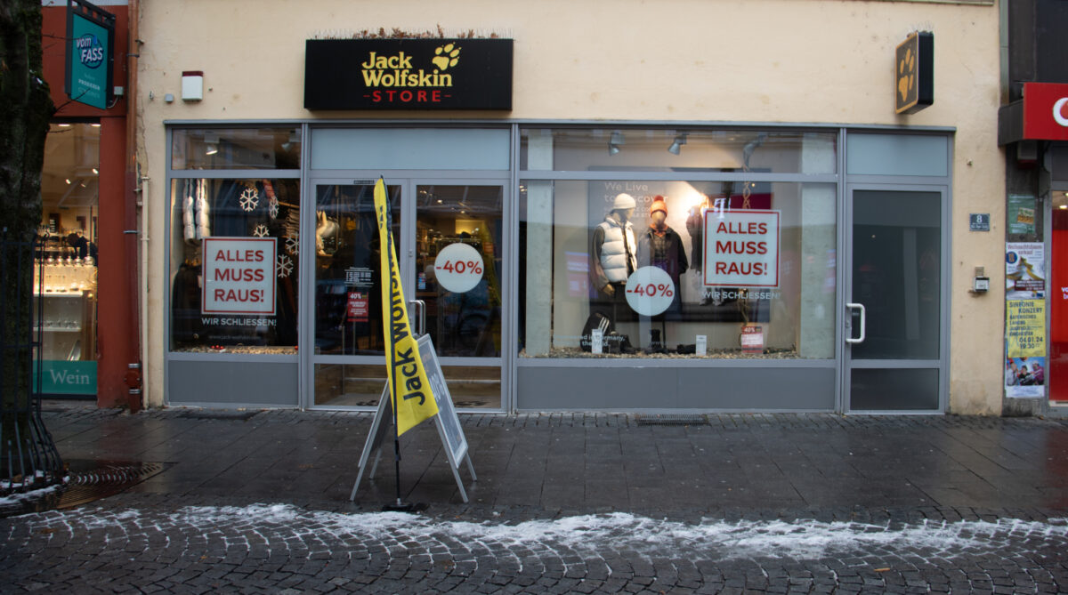 Nach 14 Jahren: Weidener Jack Wolfskin-Laden wird schließen
