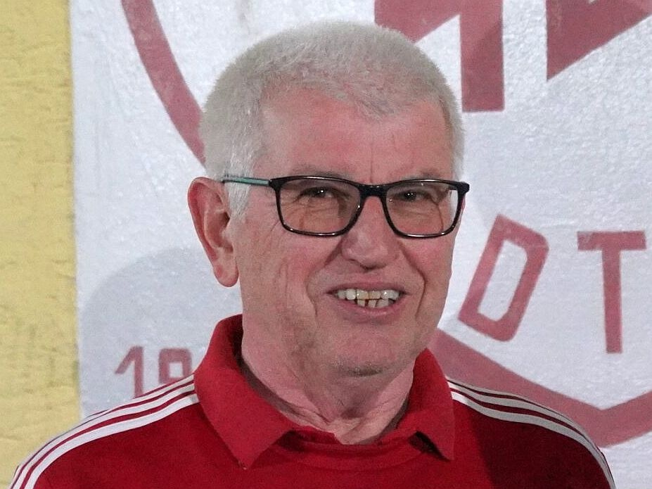 "Gute Geister und stille Helden": Josef Götz erhält DFB-Sonderehrung