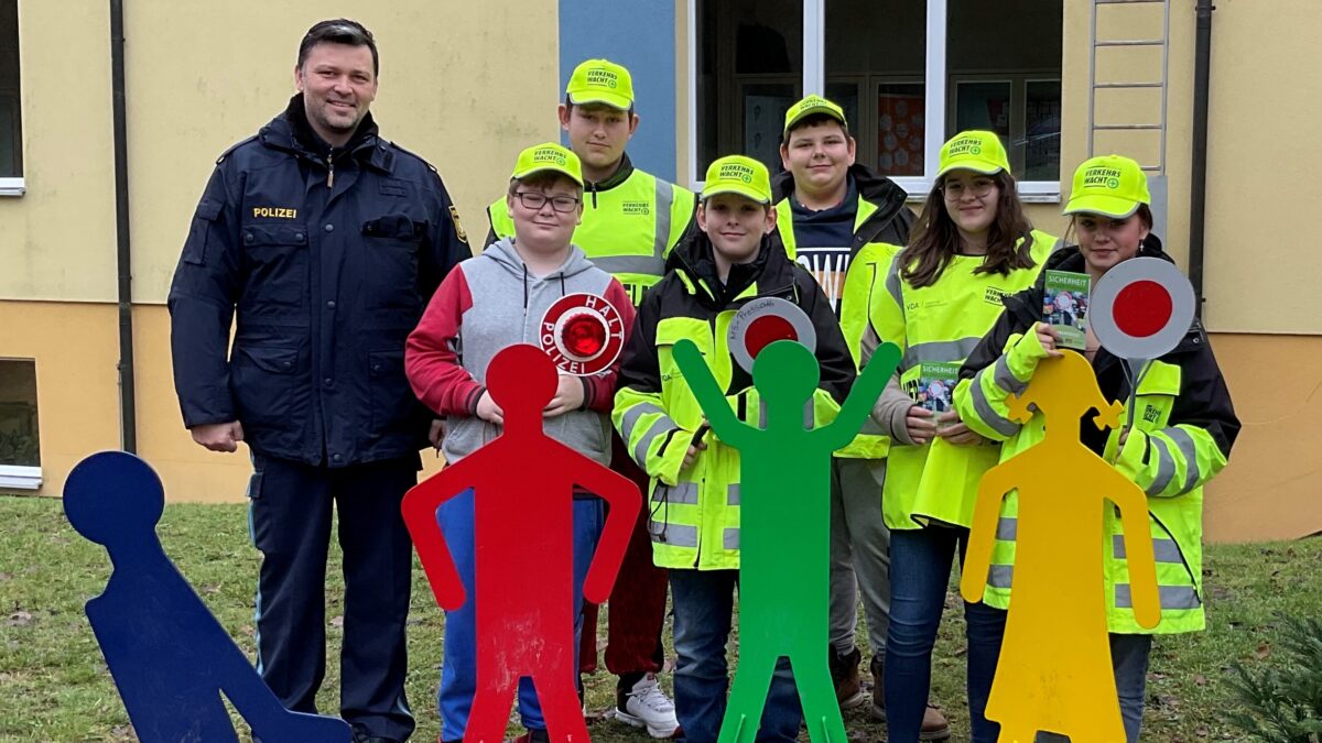 Sicher über die Straße – neue Schülerlotsen an der Grund- und Mittelschule Pressath