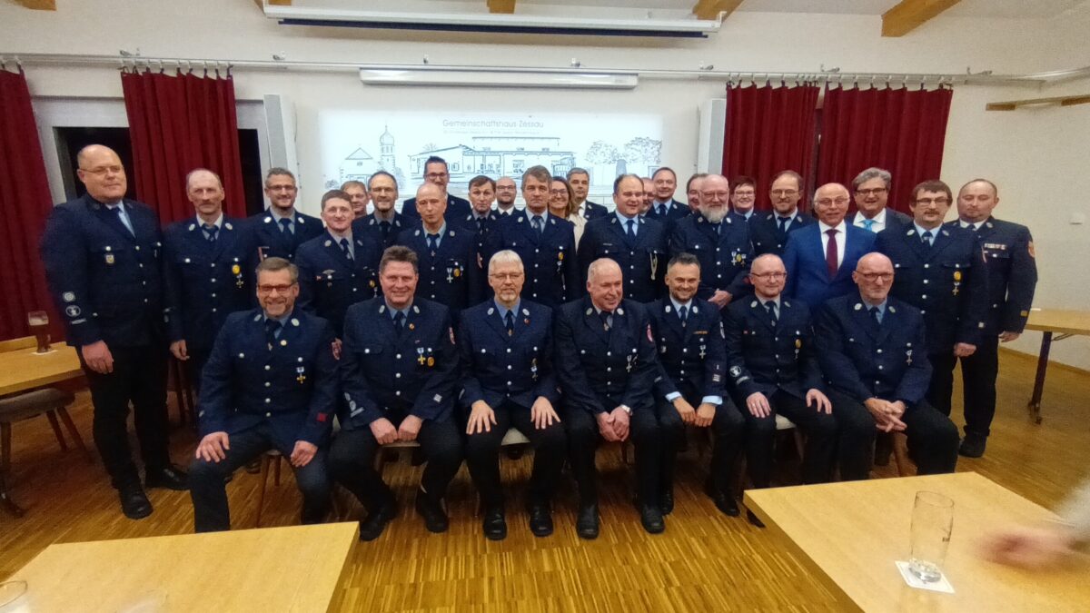 Feuerwehr-Ehrung VG Pressath: Für wirksamen Brandschutz unentbehrlich