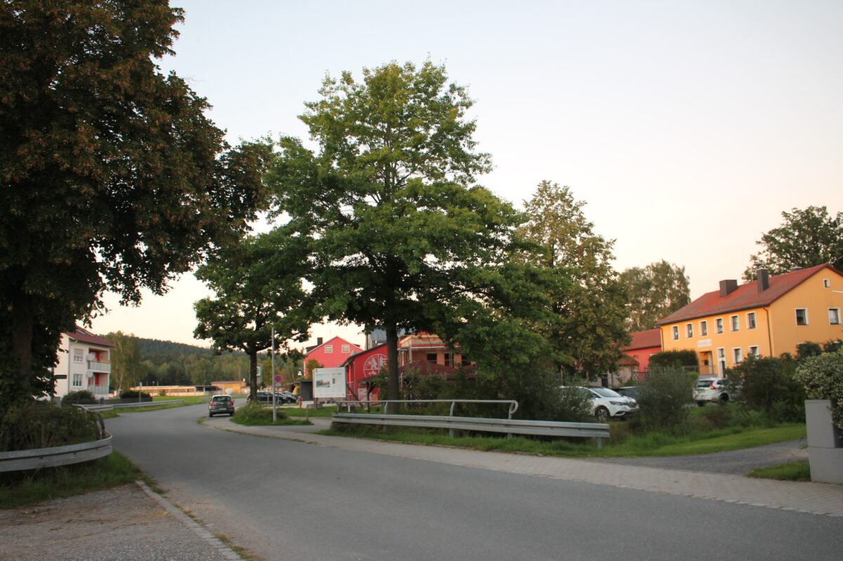 Bürgerversammlung Schwarzenbach: Zukunft der Schule gesichert