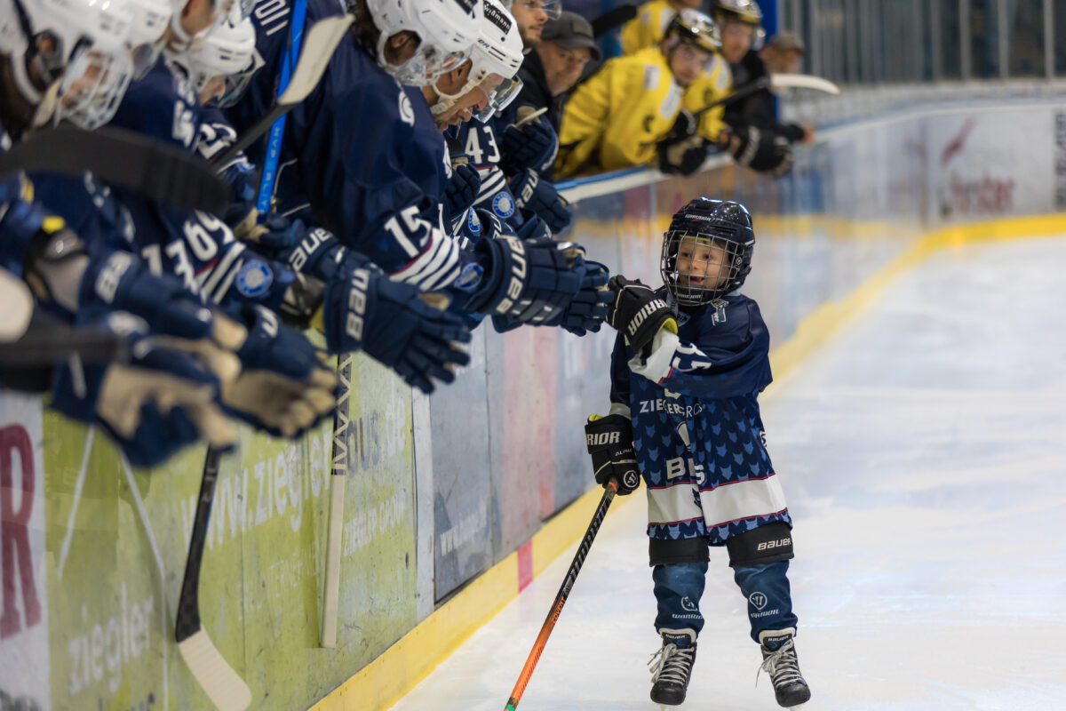 Familientag der Blue Devils ist wieder ein voller Erfolg