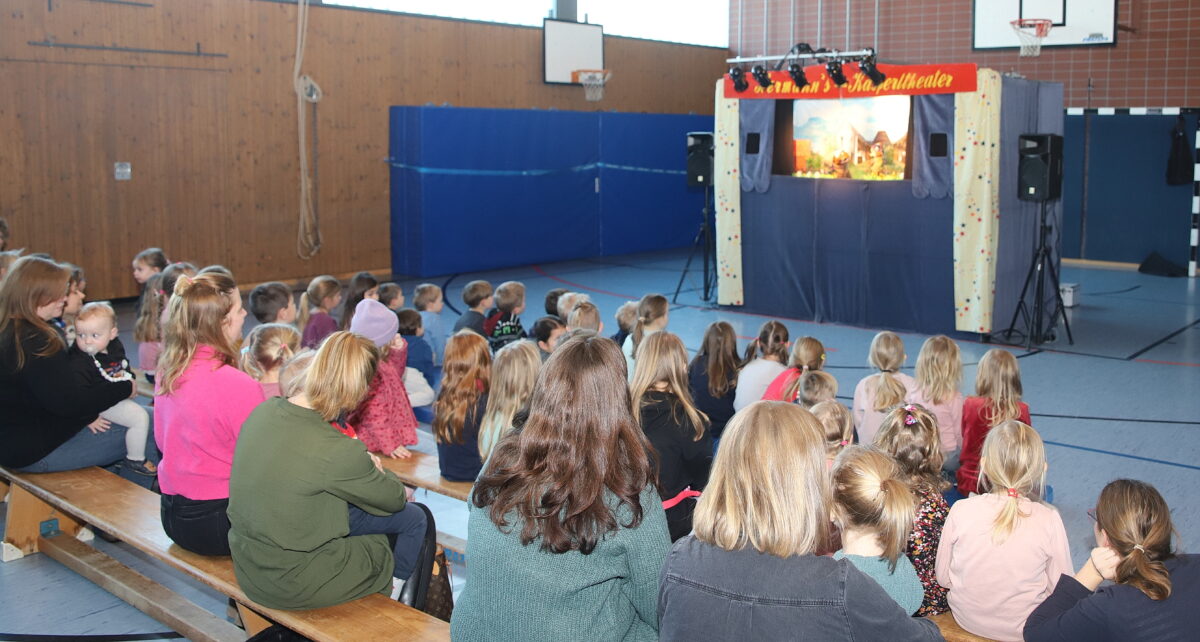Minitheater für Klein und Groß: Sportverein sorgt für bunten Programmpunkt