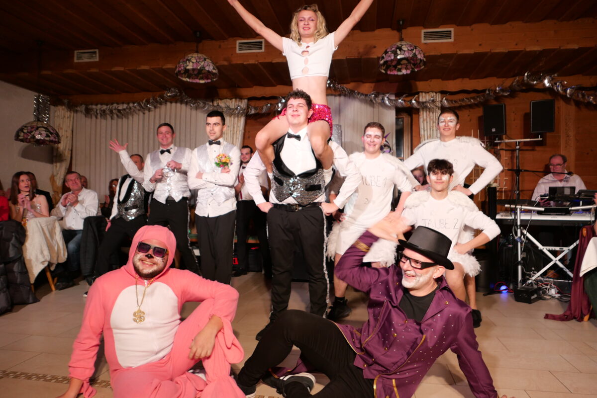 Die Elfergeräte zeigten sich gewohnt sich in ihren Tänzen.