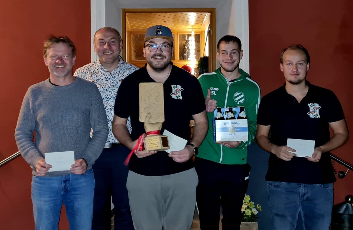 Von Links: Dritter Sieger Manfred Häring, Bürgermeister Gerhard List, Sieger Andreas Frieser, Trostpreis Stefan Lang, Zweiter Sieger Jonas Fischer