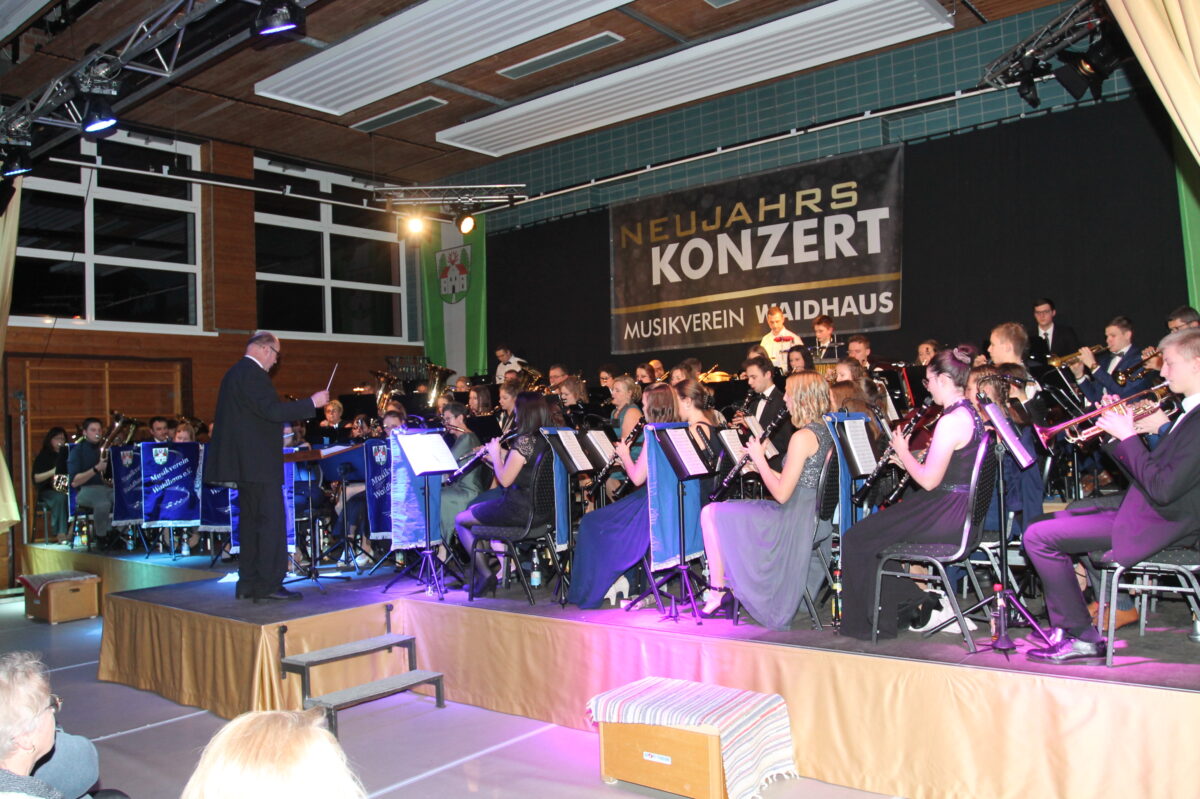Berauschendes Neujahrskonzert eröffnet Heimatfestjahr 2024 in Waidhaus