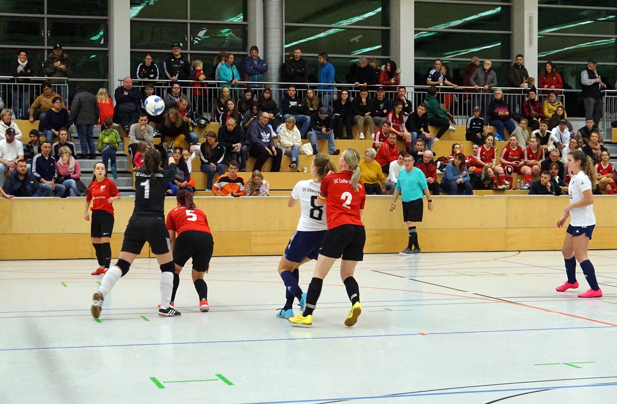 Ladies Indoor-Soccer-Cup: Ein Highlight für Fans und Fußballerinnen