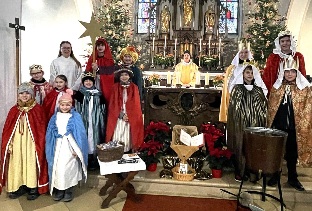 Sternsinger in Rothenstadt trotzen dem Wetter für Amazonien