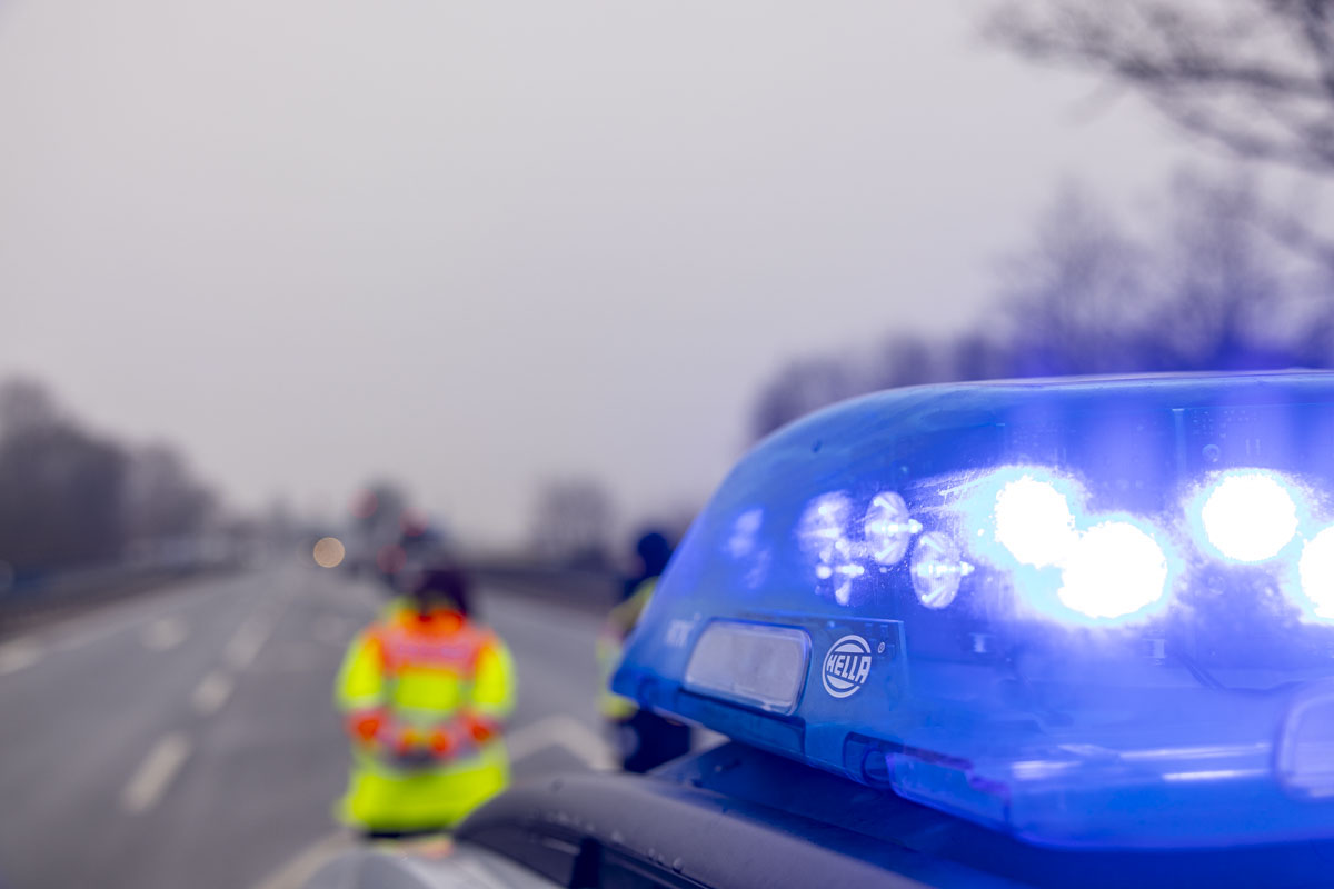 Unfall beim Überholen eines Traktors - Polizei sucht Zeugen
