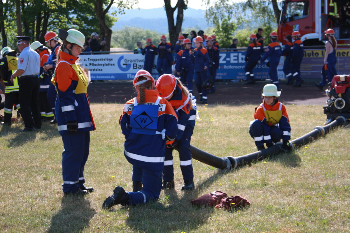 Zahlen gehen steil nach oben: Kinder wollen zur Feuerwehr