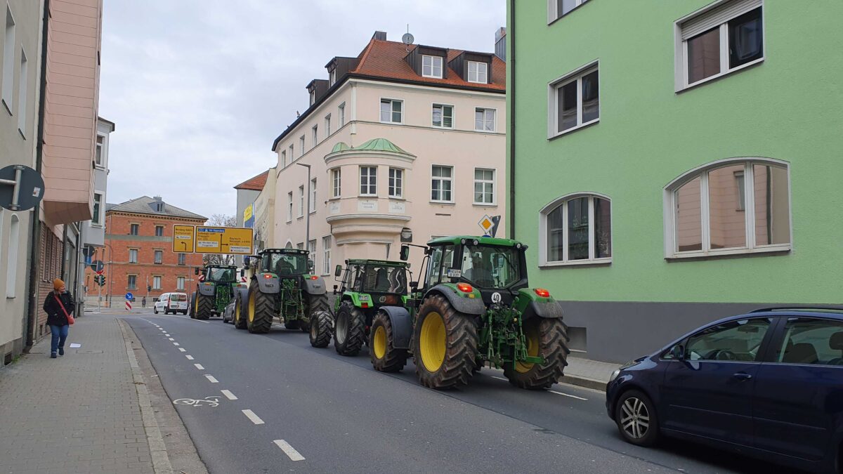 Polizei warnt vor Verkehrsbehinderungen am Montag