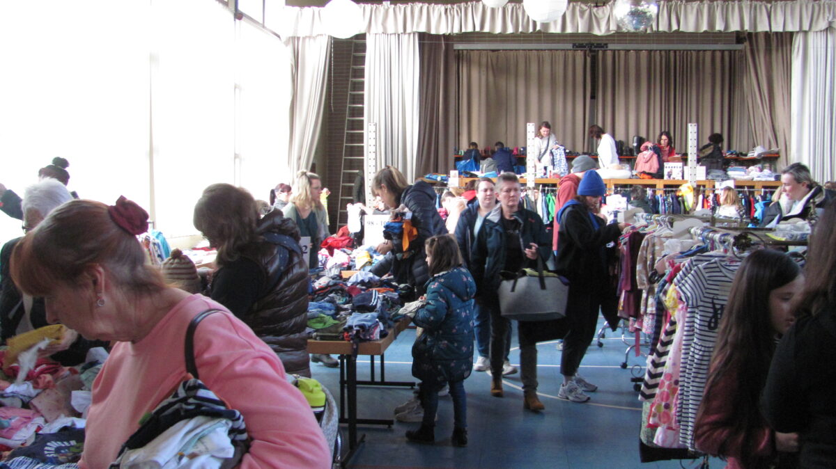 Großer Andrang beim Kinderbasar in Mantel