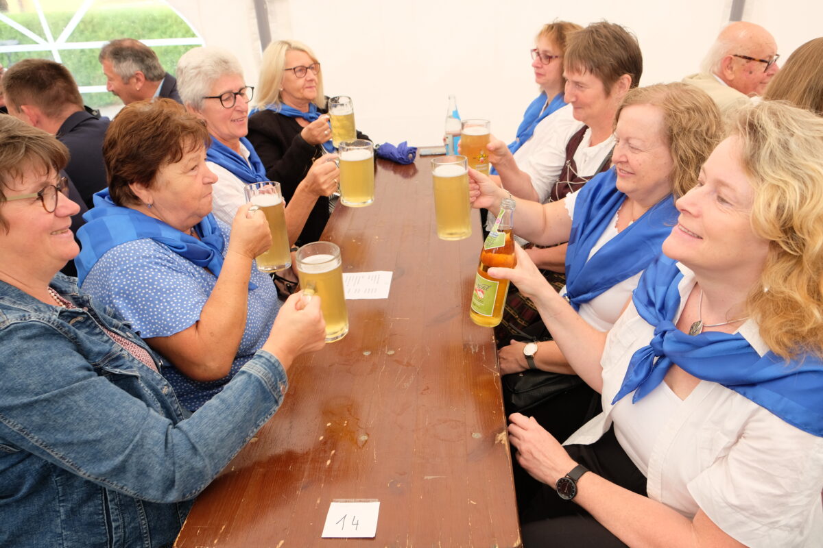 Gemeinderat Vorbach investiert 15.000 Euro in 60 Biertischgarnituren