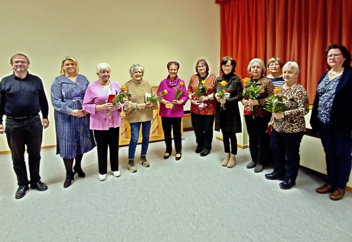 Frauenbund Schirmitz ehrt langjährige Mitglieder