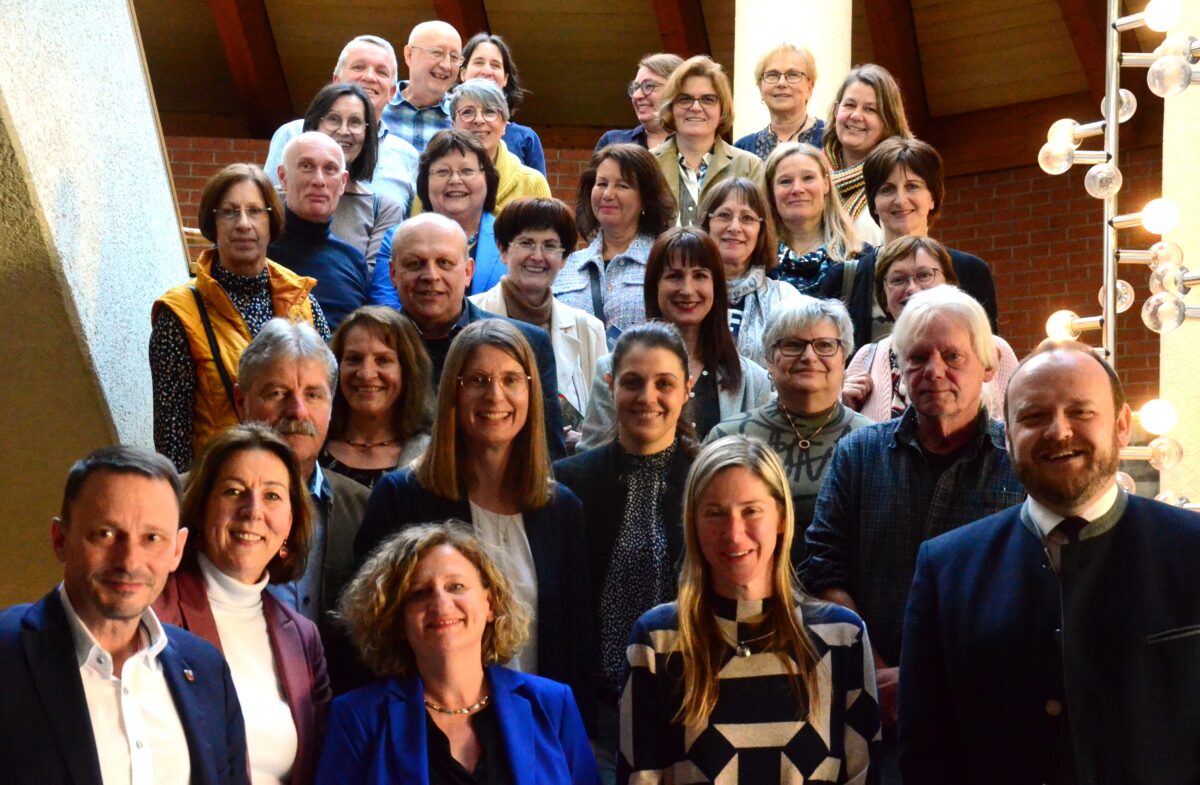 Schulamtsbezirk Neustadt/Weiden ehrt langjährige Schulpädagogen