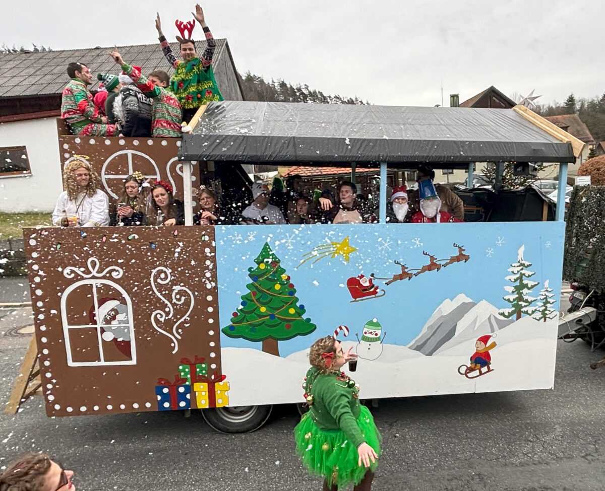 Flossenbürg feiert ausgelassen beim Gaudiwurm