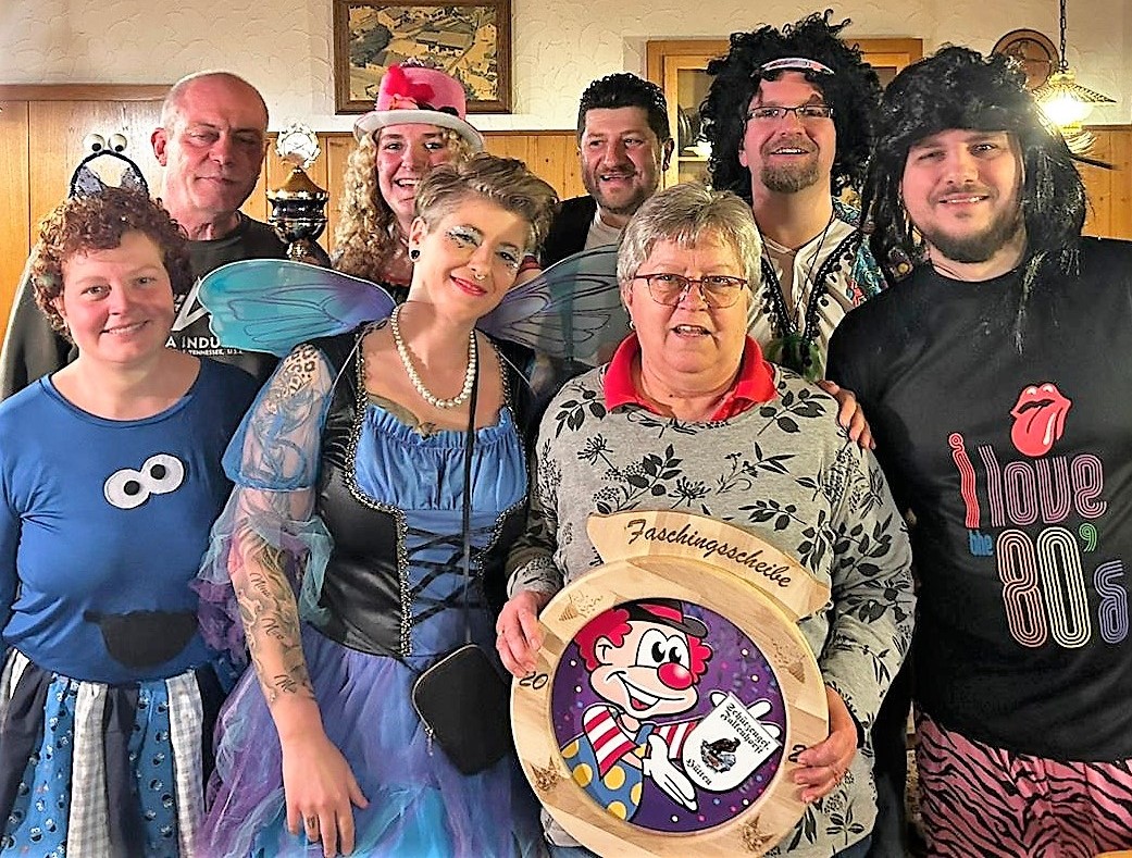 Fast 50 Närrinnen und Narren beim fröhlichen Faschingsschießen