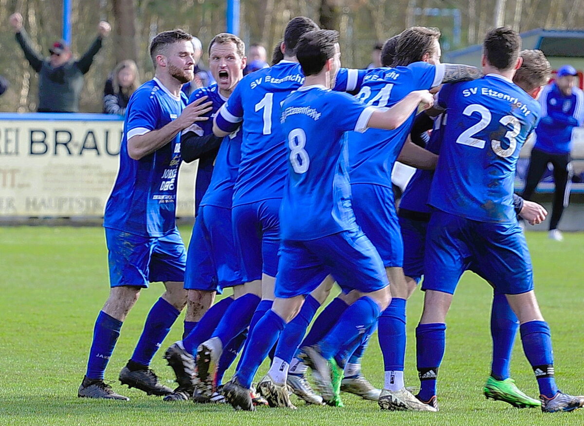 Spitzenreiter SV Etzenricht ist vor dem 1. FC Rieden gewarnt