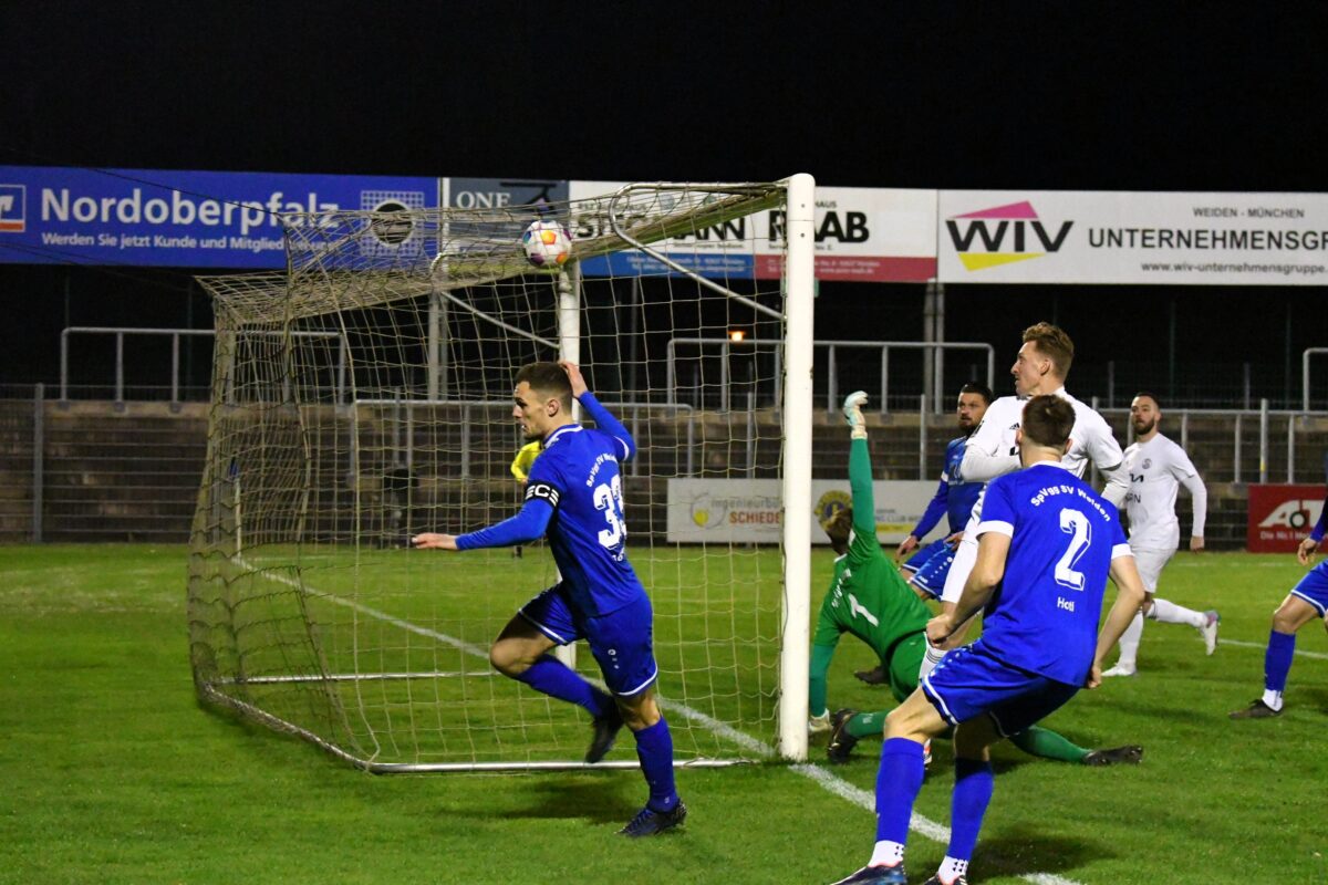 SpVgg SV Weiden macht das Dutzend mit einem sicheren 5:0-Sieg voll