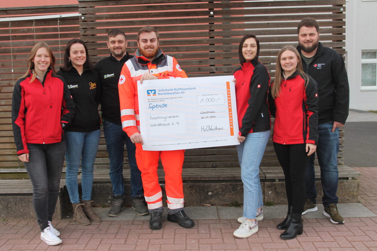 Faschingsverein Waidhaus spendet 1000 Euro an Helfer vor Ort