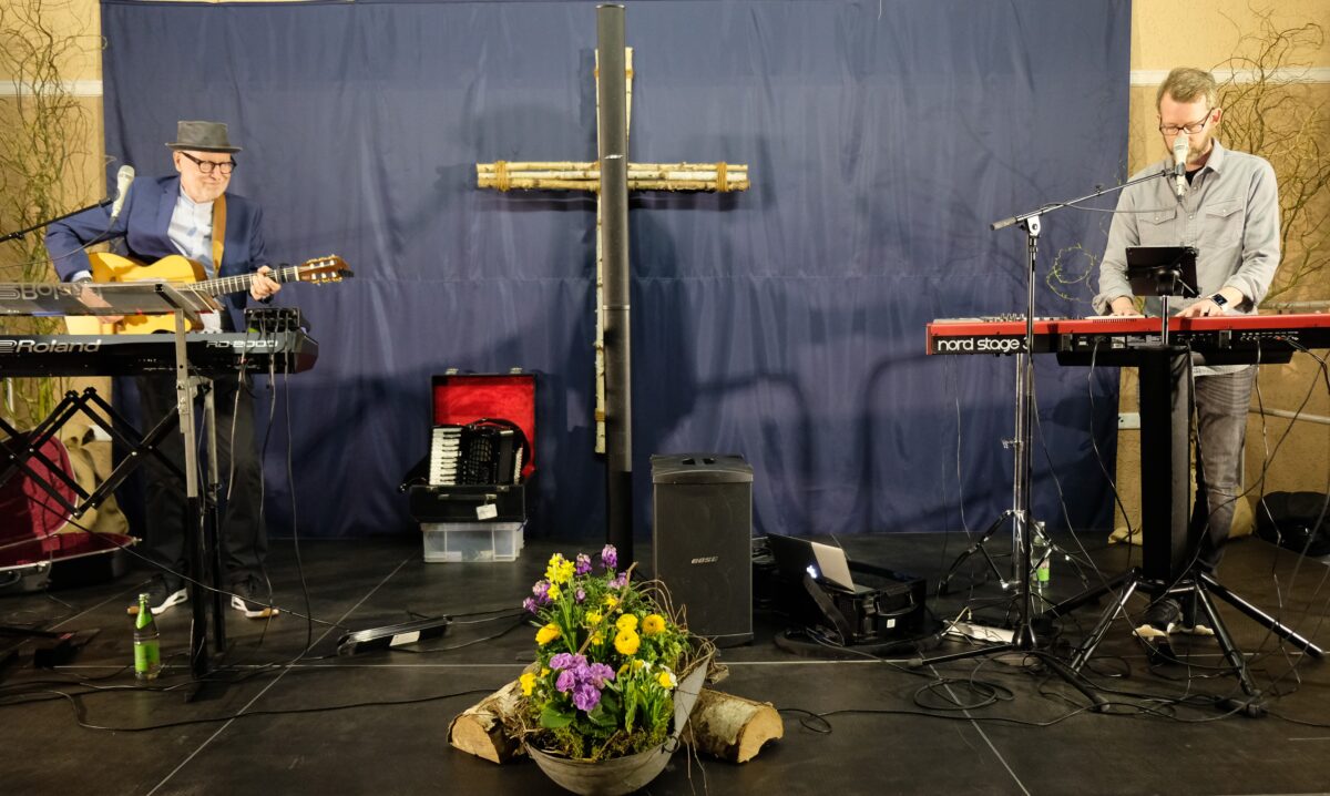 Fietz-Duo begeistert mit emotionalem Konzert als Botschaft für Frieden und Nächstenliebe