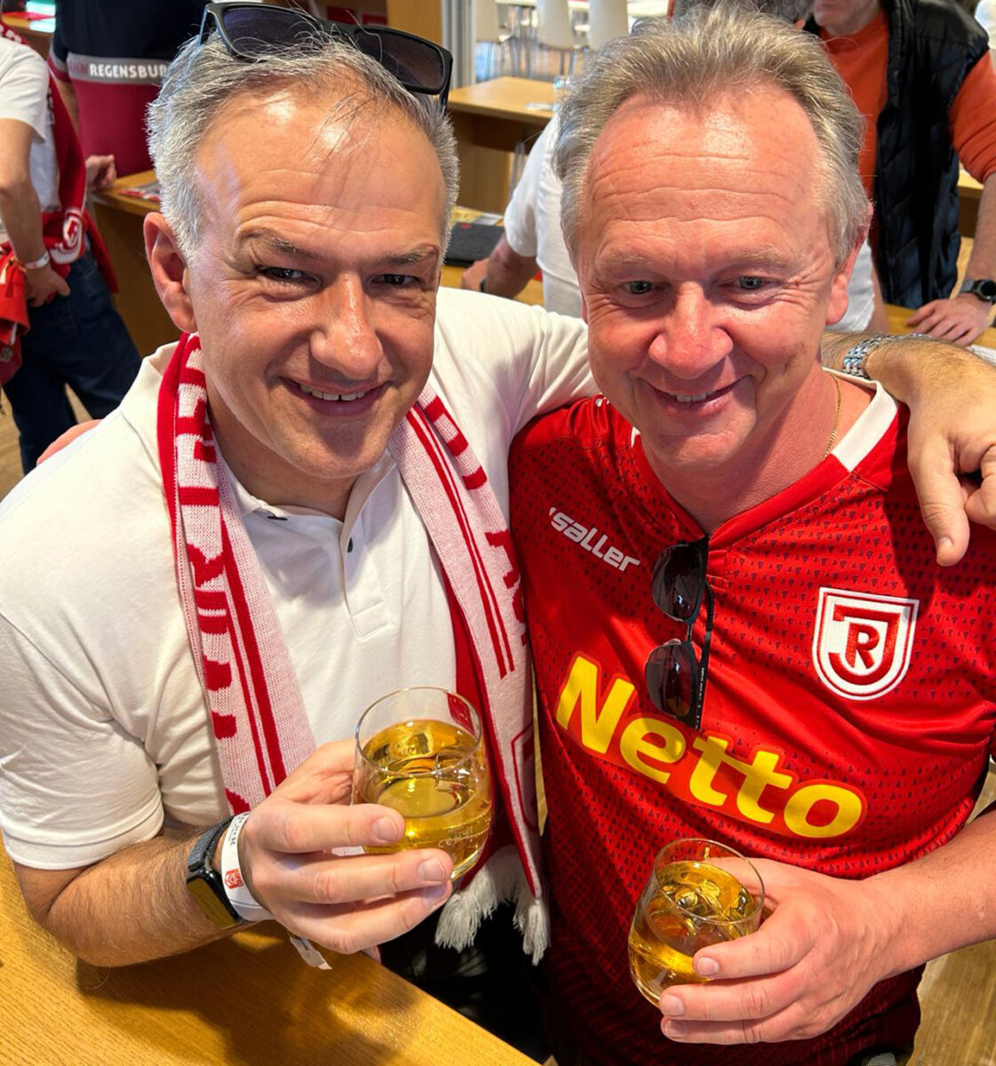 Jahn in Liga 3: Nach Dreier gegen Halle Regensburg Oster-Spitzenreiter