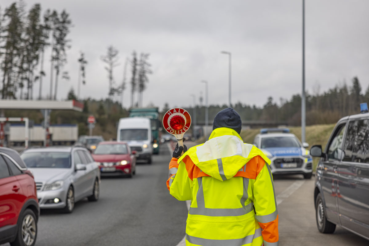 Oberpfalzweiter Kontrolltag: Die Polizei kontrolliert 1200 Autos und Lkws