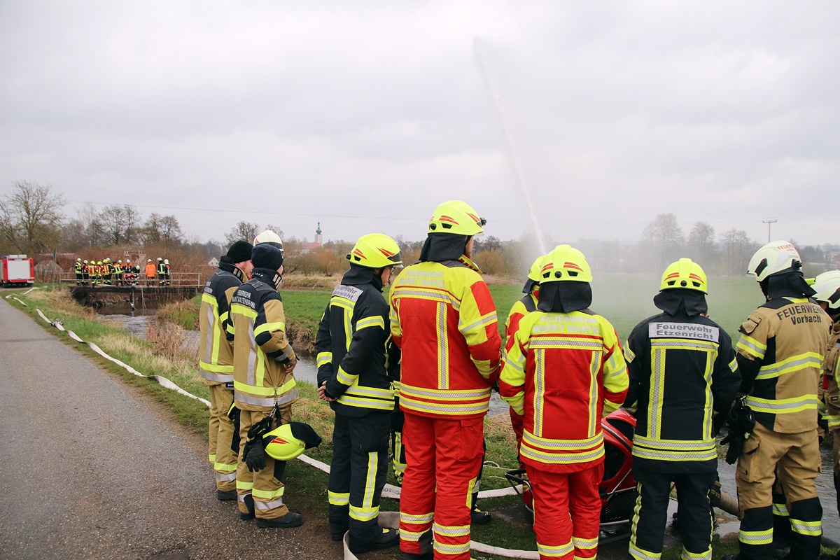 Fünf Tage Maschinistenausbildung bei der Feuerwehr Pressath