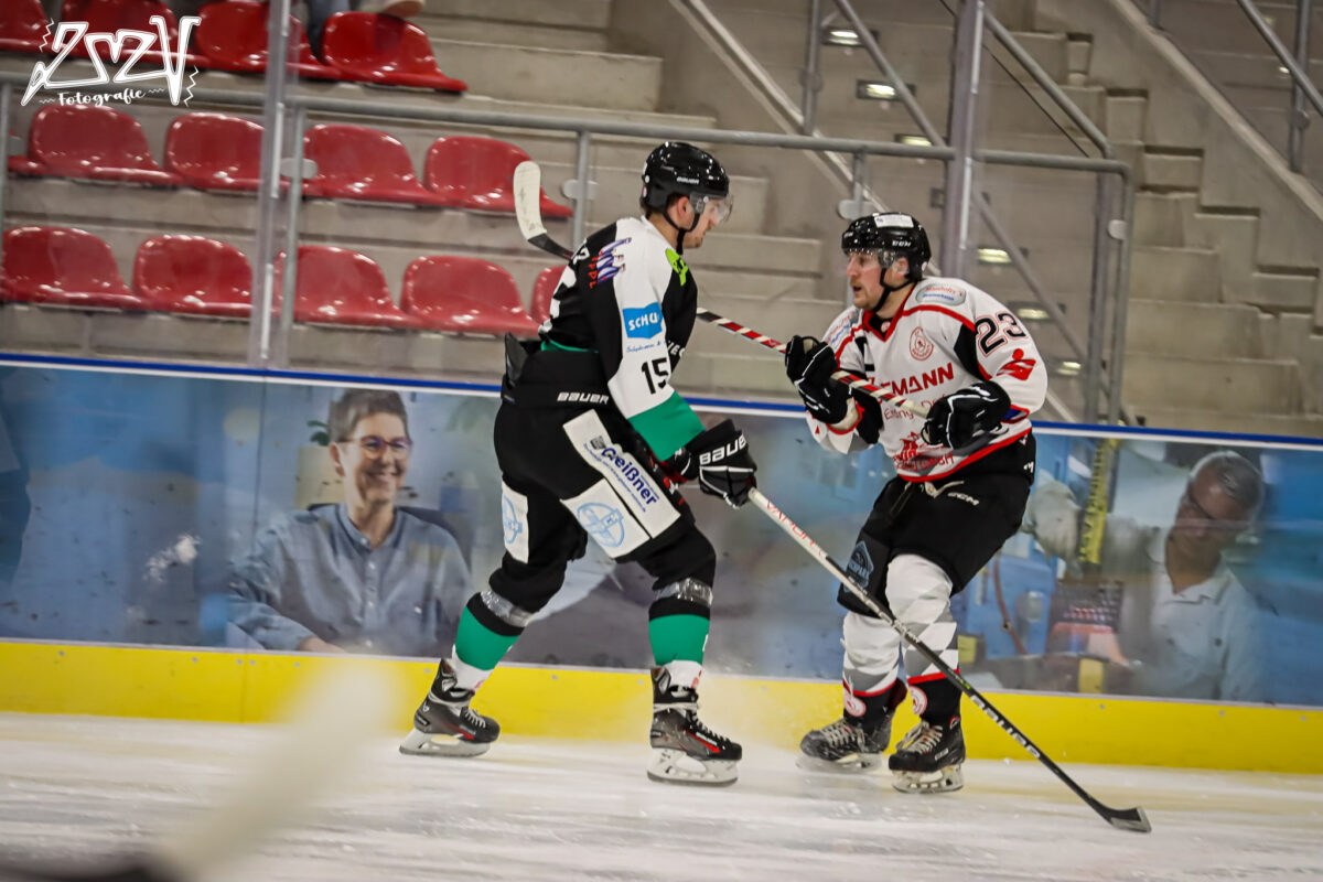 EHC Stiftland-Mitterteich steht nach großem Kampf im Halbfinale